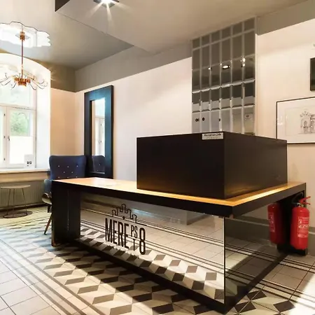 Apartment Stylish Near Old Town