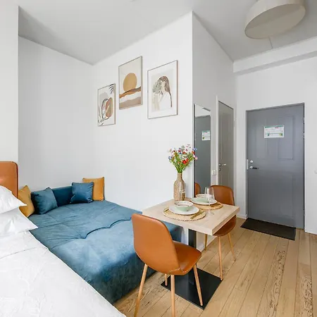 Stylish Near Old Town Apartment